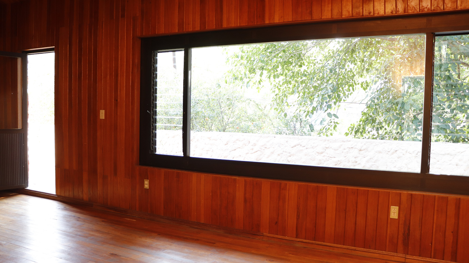 COMMERCIAL HOUSE FOR RENT IN BRENAMIEL OAXACA
